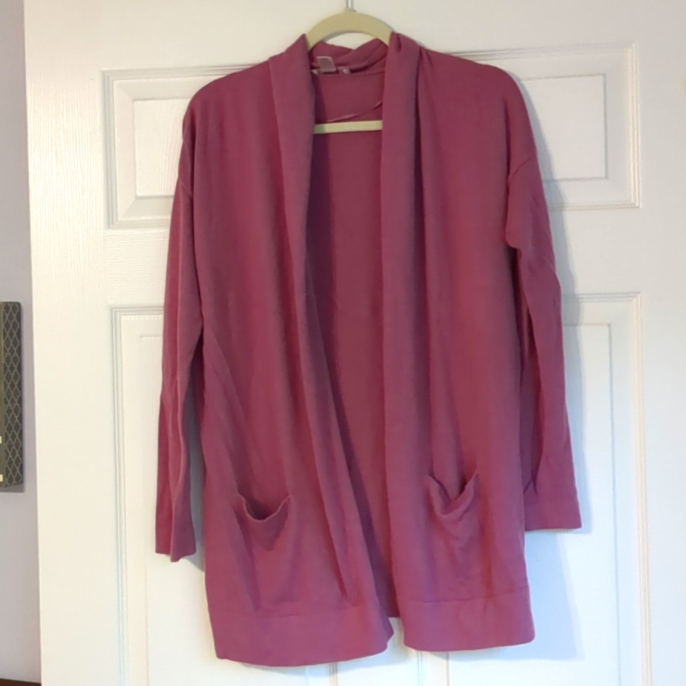 Rose colored cardigan with pockets